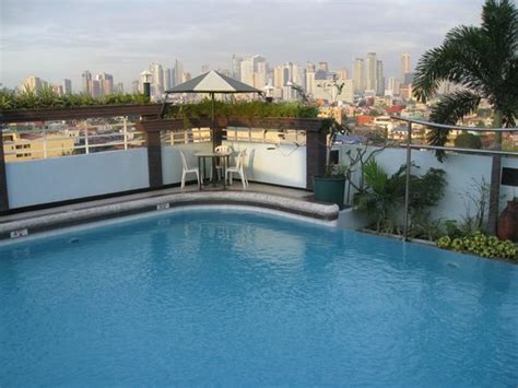 Shogun Suite Hotel with Pool on the Roof .